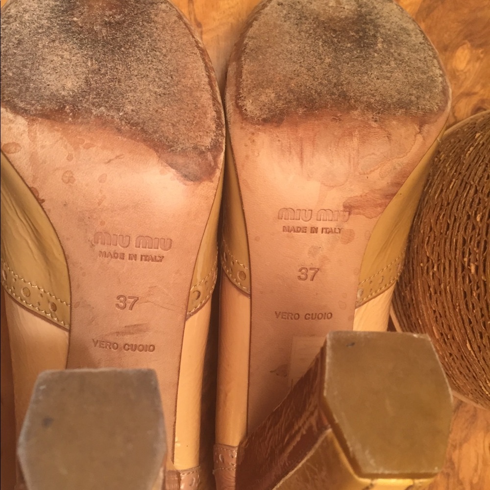 Miu Miu stacked patent heels. - Picture 4 of 6